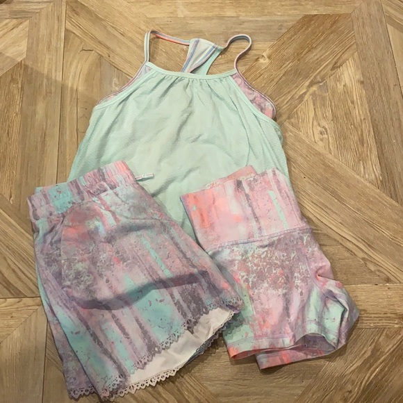 Ivivva top,and shorts - Picture 1 of 3